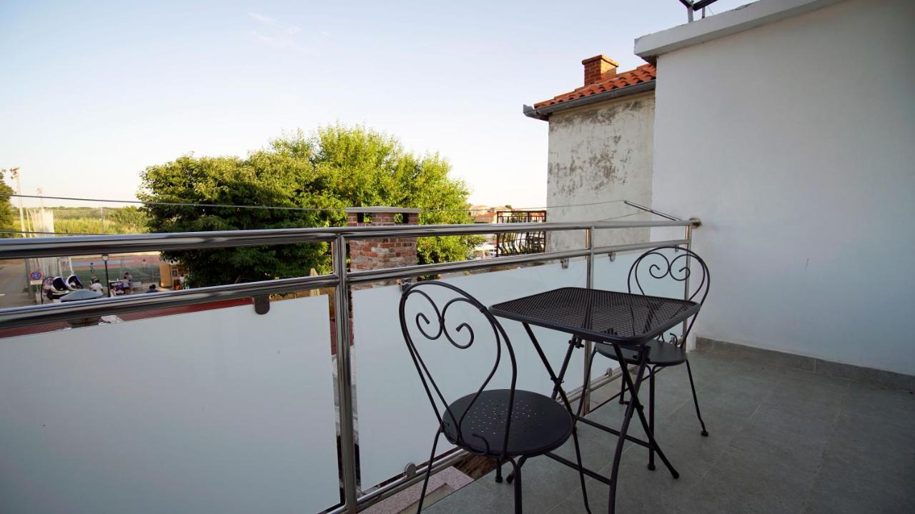 Apartment Caramela Nin Exterior foto